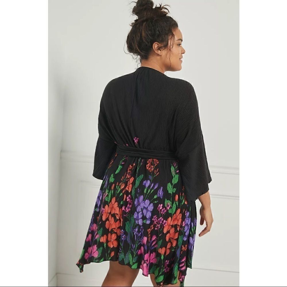 NEW Anthropologie Gabrielle Black Floral Plisse Belted Robe Size Medium / Large - Picture 5 of 5